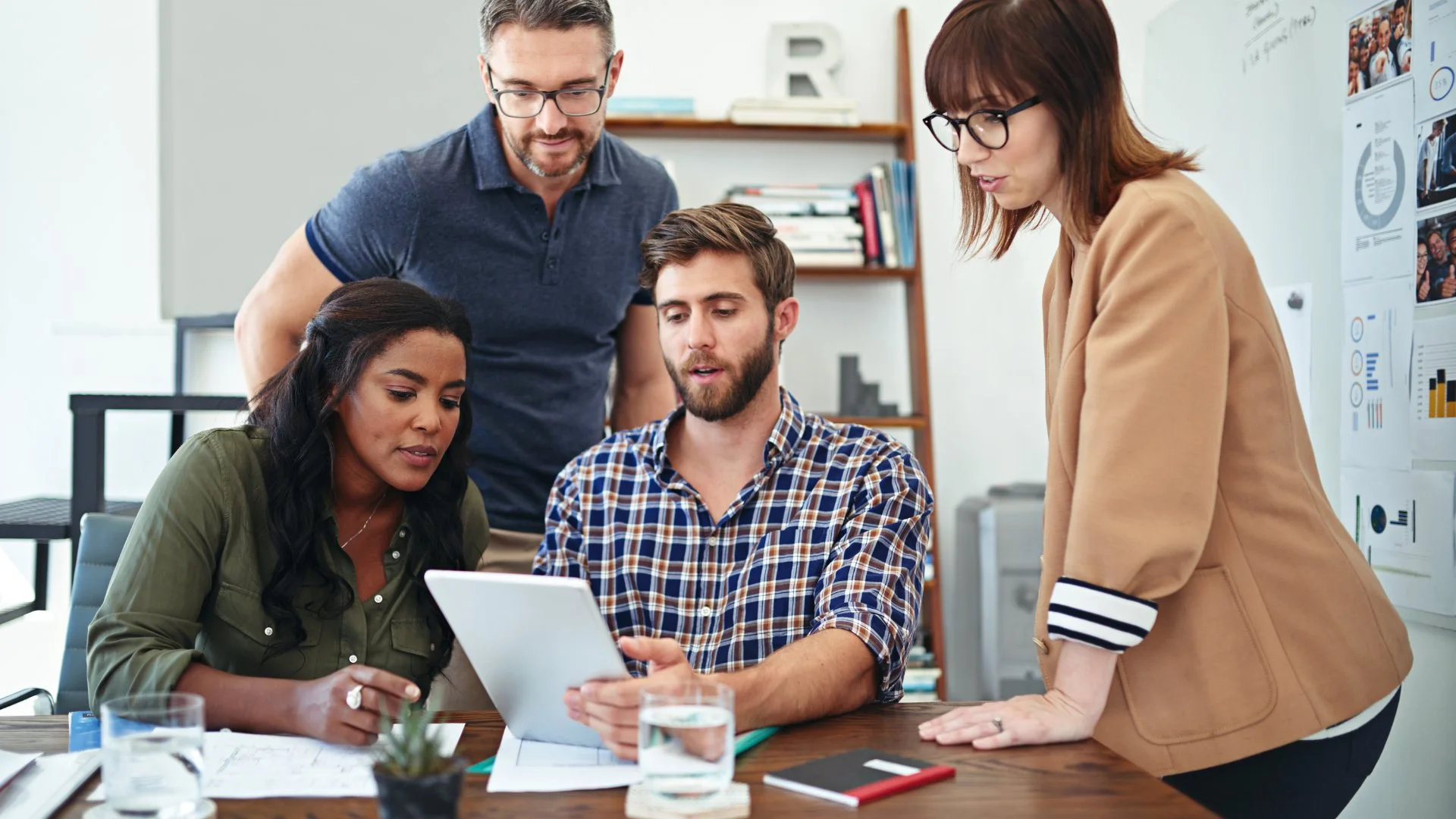 How Incentives Shape Sample Quality