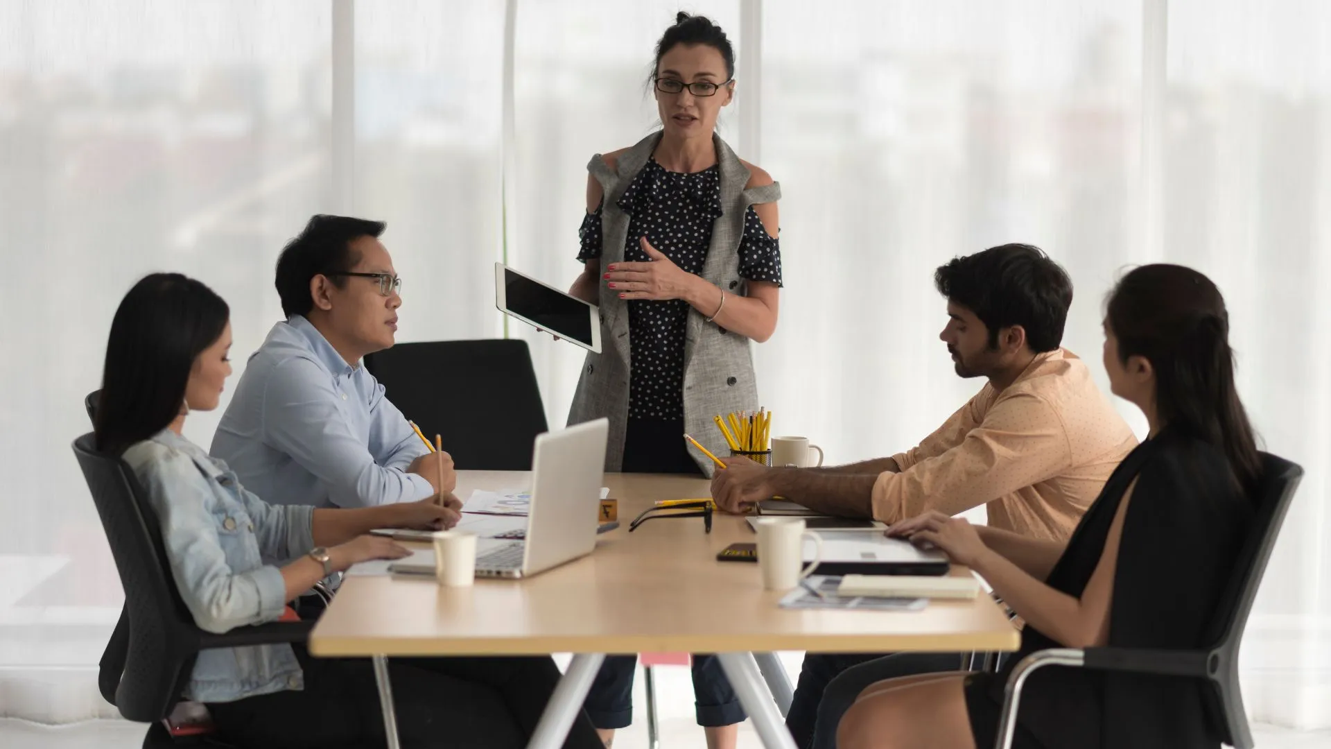 Zero-Party vs Panel Data for Buyer Insights