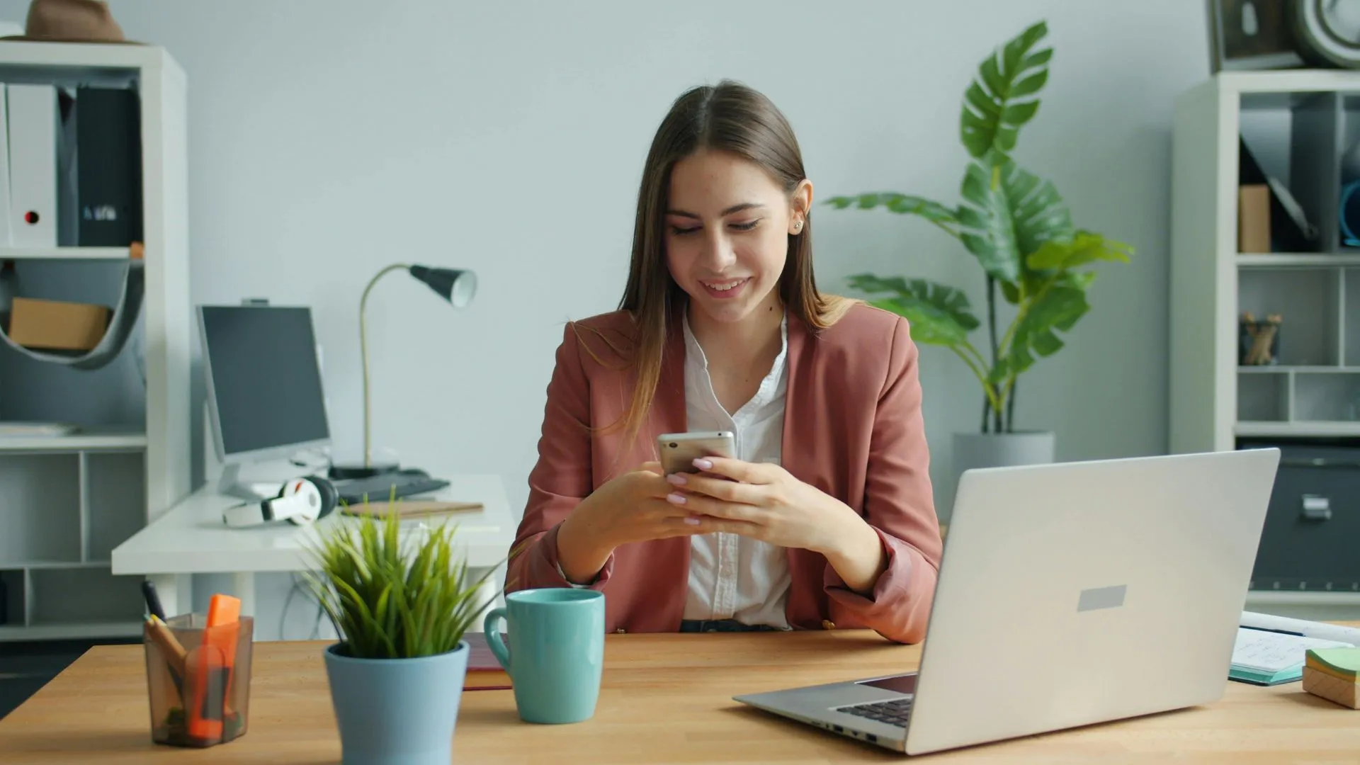 Mobile vs Desktop Respondents: Brand and Pricing Metrics